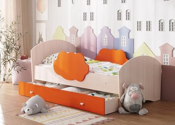 Детская кровать Тучка с ящиком, корпус Дуб млечный, фасад Оранжевый в Мурманске