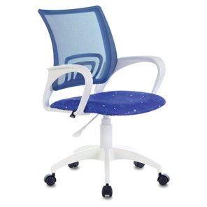 Компьютерное кресло Brabix Fly MG-396W (с подлокотниками, пластик белый, сетка, темно-синее с рисунком "Space") 532405 в Мурманске
